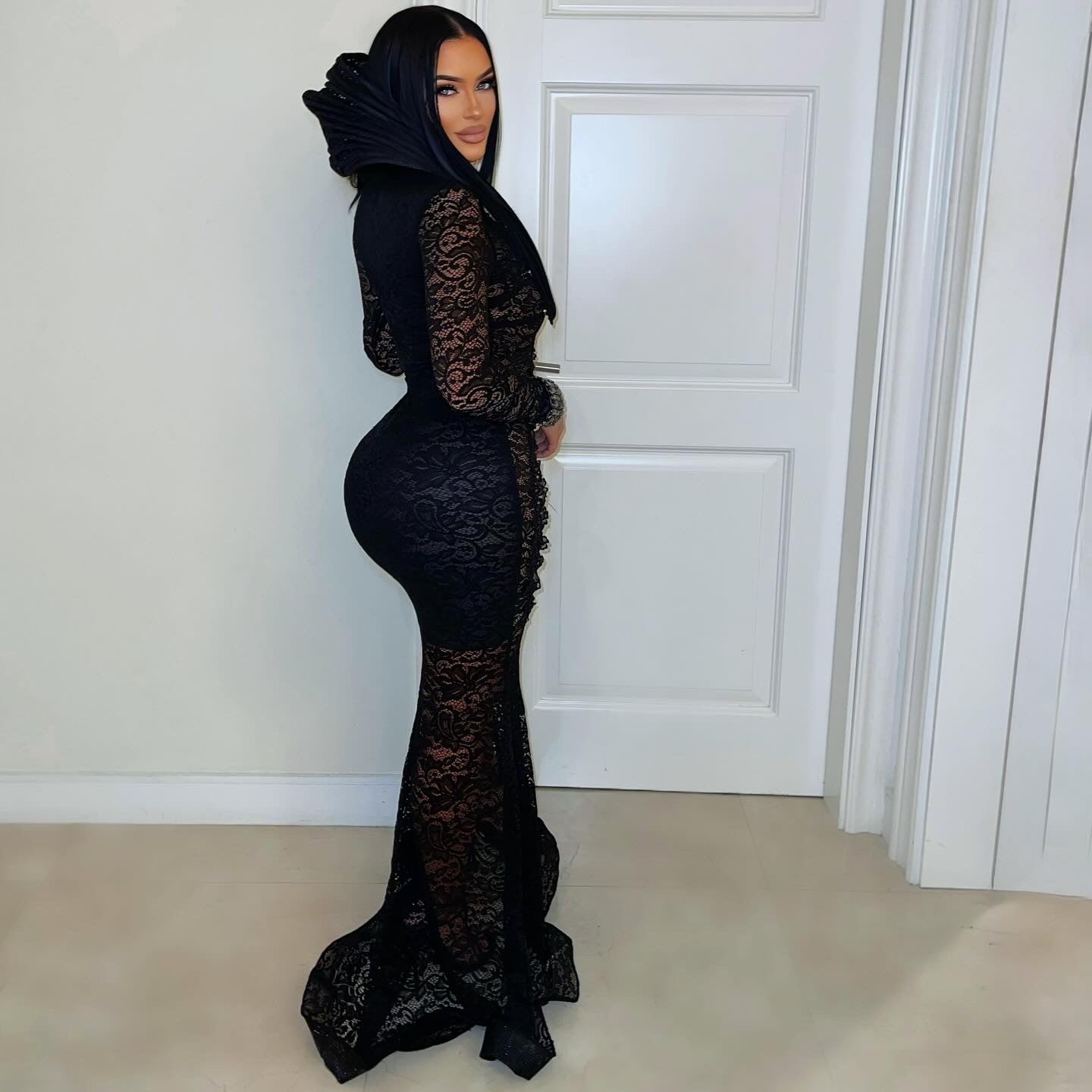 Imperial lace dress w/headpiece (Black)